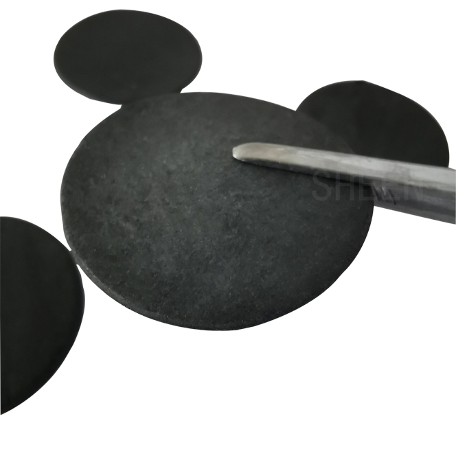 碳(tan)纖維導熱墊(niàn)片