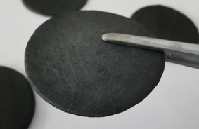 碳纖(xiān)維導熱(re)膠片