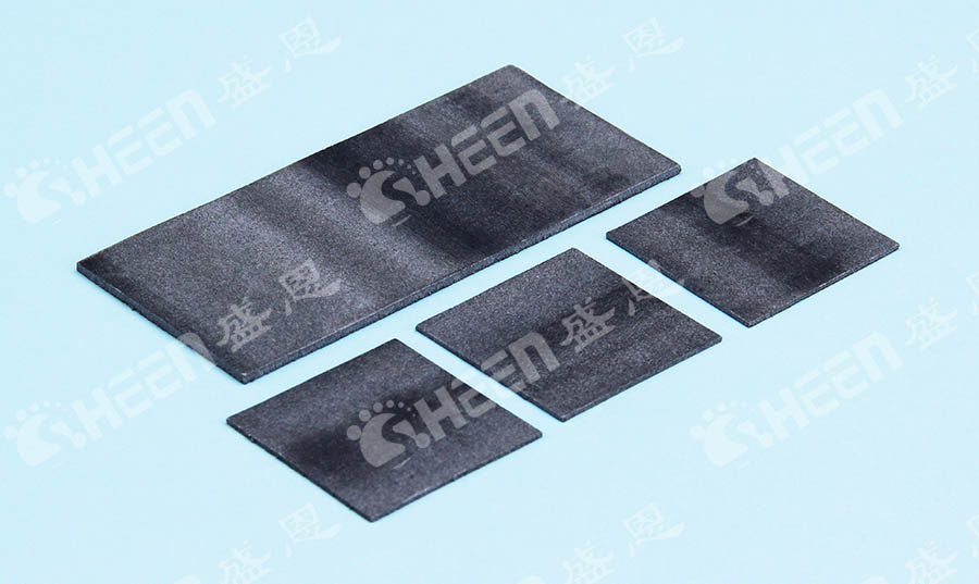 碳纖(xian)維導熱矽(xi)膠片